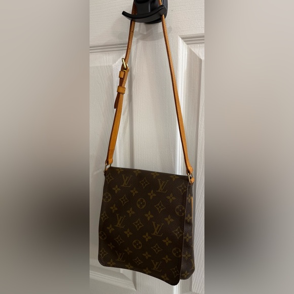 Louis Vuitton Handbags - Authentic Louis Vuitton Musette Salsa Short Shoulder Bag